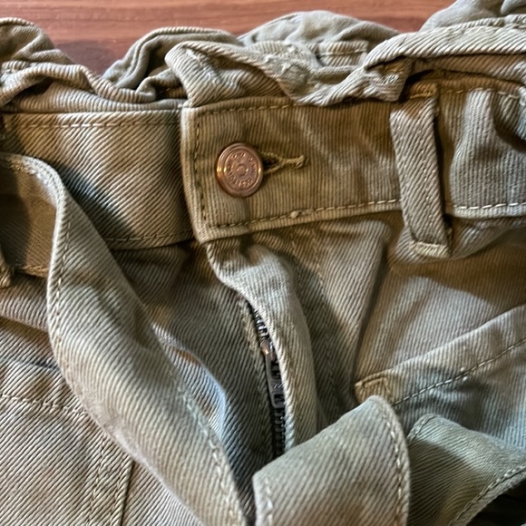 Zara Green Khaki Shorts - Picture 6 of 9